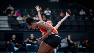 Eczacıbaşı Dynavit, Şampiyonlar Ligine galibiyetle başladı