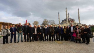 Edirnede Ticaret Lisesi mezunları Selimiyenin gölgesinde buluştu
