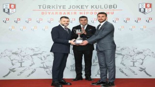 Eğil Belediye Başkanlığı koşusunu ‘Menabinoğlu kazandı