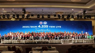 Eğitim-Bir-Sen Adana heyeti Antalyadan ödülle döndü