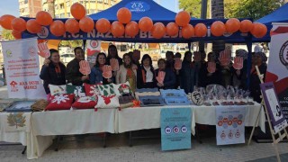 El emeği ürünleriyle kadına şiddete dikkat çektiler