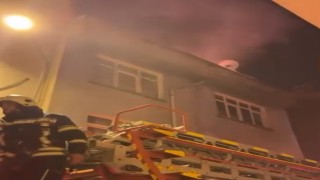 Elazığda 4 katlı apartmanda yangın paniği