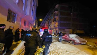 Elazığda çatı yangını: 1 kişi dumandan etkilendi