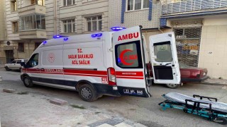 Elazığda kendi boğazını kesen kadın ağır yaralandı