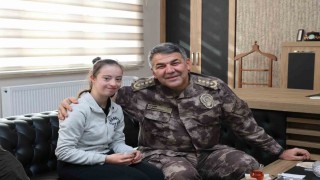 Emniyet müdürü Karaburun, okul önlerindeki uygulamaları denetledi