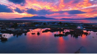 Erçek Gölünde muhteşem günbatımı