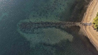 Erdek Körfezinde deniz çekildi, antik liman gün yüzüne çıktı