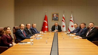 Erhürman siyasi parti liderlerini kabul etti