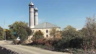 Ermeni İşgalinde ahır olan Cuma Mescidi yeniden ibadete açıldı