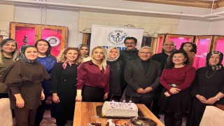 Erzincan EYUDERden Öğretmenler Günü ve 2026 Planlama Toplantısı