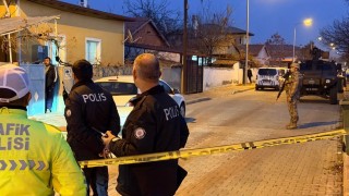 Erzincanda bir evde baba ve oğlu silahla vurulmuş halde ölü bulundu