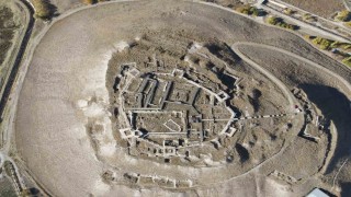 Erzincanda Urartu izleri yeniden gün yüzünde: Altıntepe Kalesi drone ile görüntülendi