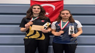 Erzincanlı badmintonculardan Macaristanda çifte bronz madalya