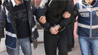 Erzurumda dolandırıcılık suçundan aranan 2 şahıs İstanbul ve İzmirde yakalandı