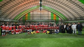 Esenyurt Belediyesinden gençlere spor desteği