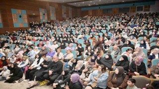 Esenyurtta Zor Zamanlarda Aile Olabilmek Söyleşisi yoğun ilgi gördü