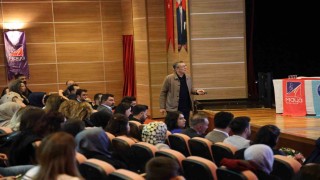 Eski Bakan Selçuk, Diyarbakırda öğretmen ve velilerle buluştu