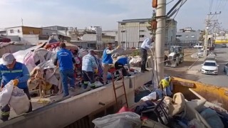 Evden 10 Kamyon Atık Çıkarıldı