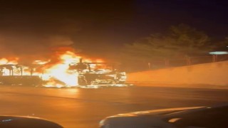 Eyüpsultan Kemerburgaz yolunda İETT otobüsünde yangın çıktı. Olay yerine itfaiye ekipleri sevk edildi. Yangın sırasında otobüsün boş olduğu öğrenildi.