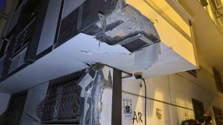 Eyüpsultanda sokağa dalan vinç dehşet saçtı: Mahalleli sokağa döküldü