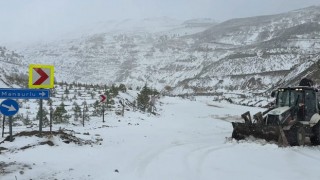 Feke İlçesinde Yoğun Kar Yağışı Yollar Kapattı