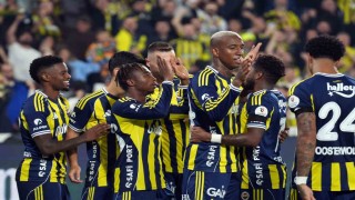Fenerbahçe, liderle arasında puan farkını 1e indirdi