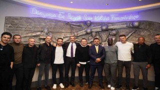 Fenerbahçenin eski yıldızları derbi öncesi bir araya geldi
