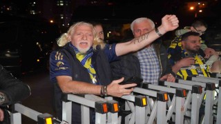 Fenerbahçeye Rizede coşkulu karşılama