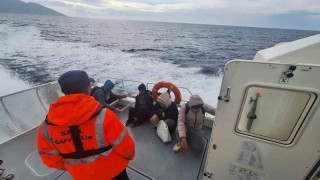 Fethiye Leylek koyunda mahsur kalan 4 düzensiz göçmen kurtarıldı