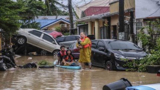 Filipinleri Kalmaegi Tayfunu vurdu: 2 ölü