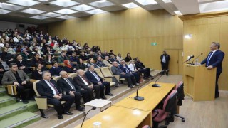 FÜde Atatürkün İleri Görüşlülüğü konferansı