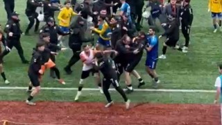 Futbol sahası ringe döndü, 24 kırmızı kart çıktı