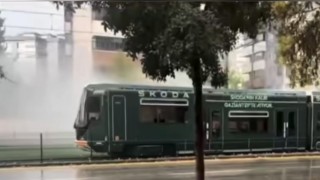 Gaziantepte faciadan dönüldü: Yüzlerce yolcunun olduğu tramvaya yıldırım isabet etti