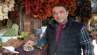 Gaziantepte hasta olan vatandaşlar çareyi aktarlarda arıyor