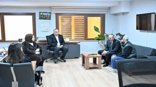 Gaziosmanpaşada kafede yaşanan tartışmanın ardından Belediye Başkan Vekili Karadeniz tarafları barıştırdı