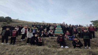 Geleceğe nefes: Demirkent TOKİ Ortaokulu öğrencilerinden örnek fidan dikimi etkinliği