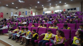 Geleceğin bilim adamları ilk projelerini BARÜde sergiledi