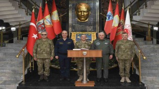 Genelkurmay Başkanı Bayraktaroğlu, 3üncü Ordu Komutanlığını ziyaret etti