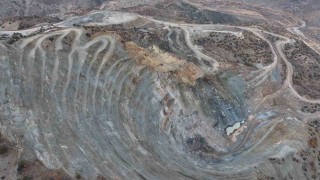 Göçük altında kalan işçiyi arama kurtarma çalışmaları 3üncü gününde devam ediyor