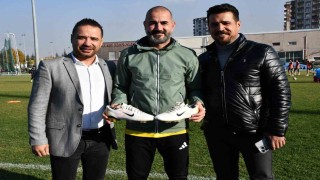 Gökhan Ünala sürpriz