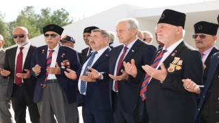 Gölbaşı Belediye Başkanı Odabaşı, ilçedeki gazilerle KKTCnin 42. yıl kutlamasına katıldı