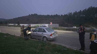 Gönen-Bandırma kara yolunda iki araç çarpıştı: 3 yaralı