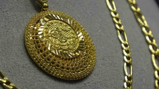 Güvenli liman altın yatırımcısını güldürdü, döviz ise üzdü