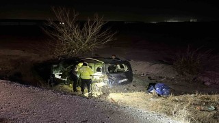 Hafif ticari araç şarampole devrildi: 1 ölü, 3 yaralı