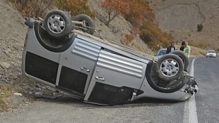 Hakkari karayolunda trafik kazası: 2 yaralı