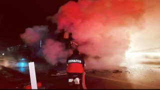 Hareket halindeki tır alev topuna döndü