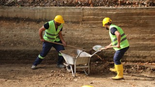 Hatay Büyükşehir, 1 Milyon Metrelik Sulama Kanalını Temizliyor