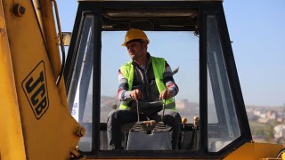 Hatay Büyükşehir Belediyesi’nden Kepçe Operatörlüğü Kursu