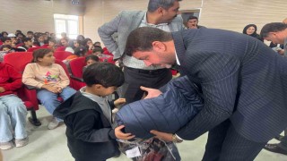 Hayırsever iş adamı Bozkuş, Hevselin Çiçekleri Projesi ile çocukların gönlüne dokundu