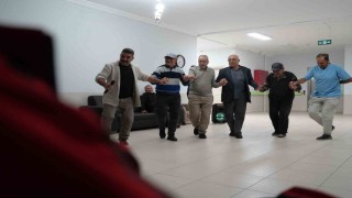 Hem kaynaştılar hem eğlendiler: Huzurevi sakinleri Bayburtta keyifli bir gün geçirdi